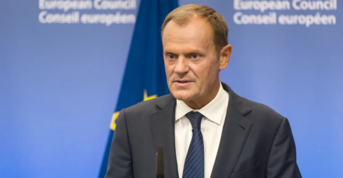 Tusk svolává mimořádný summit EU k brexitu