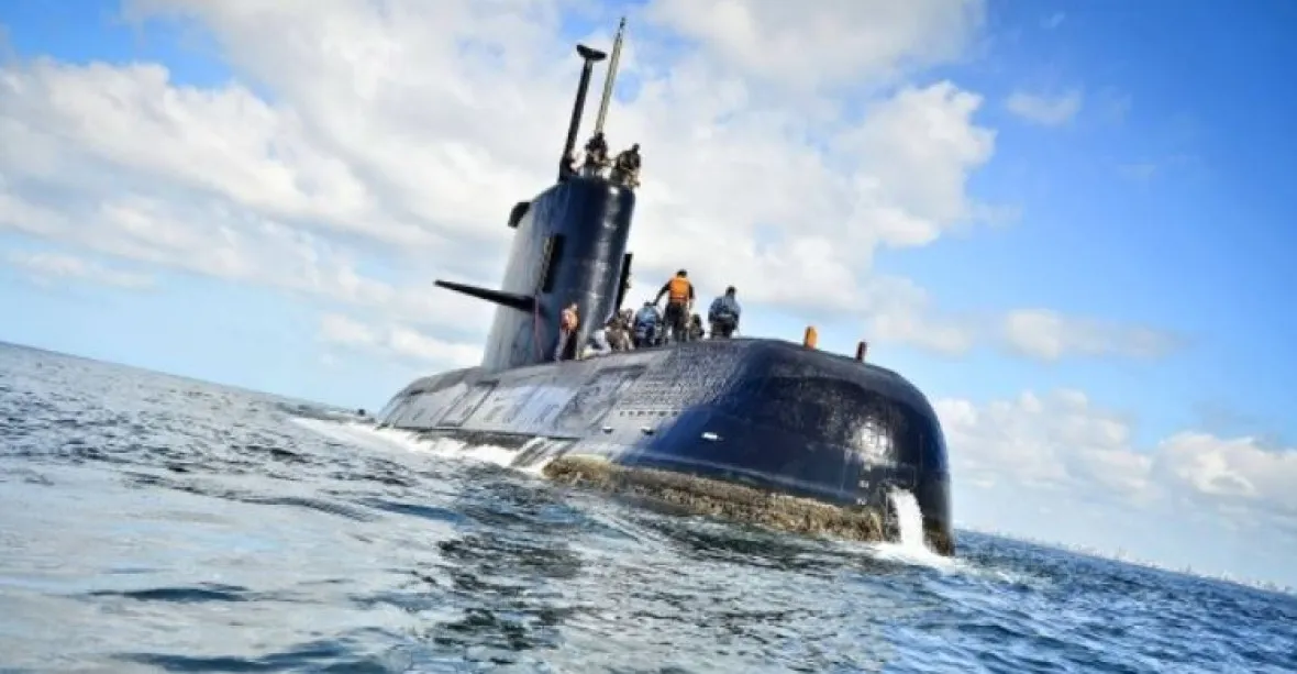Pátrači nalezli před rokem ztracenou argentinskou ponorku. Hledala ji i jasnovidka