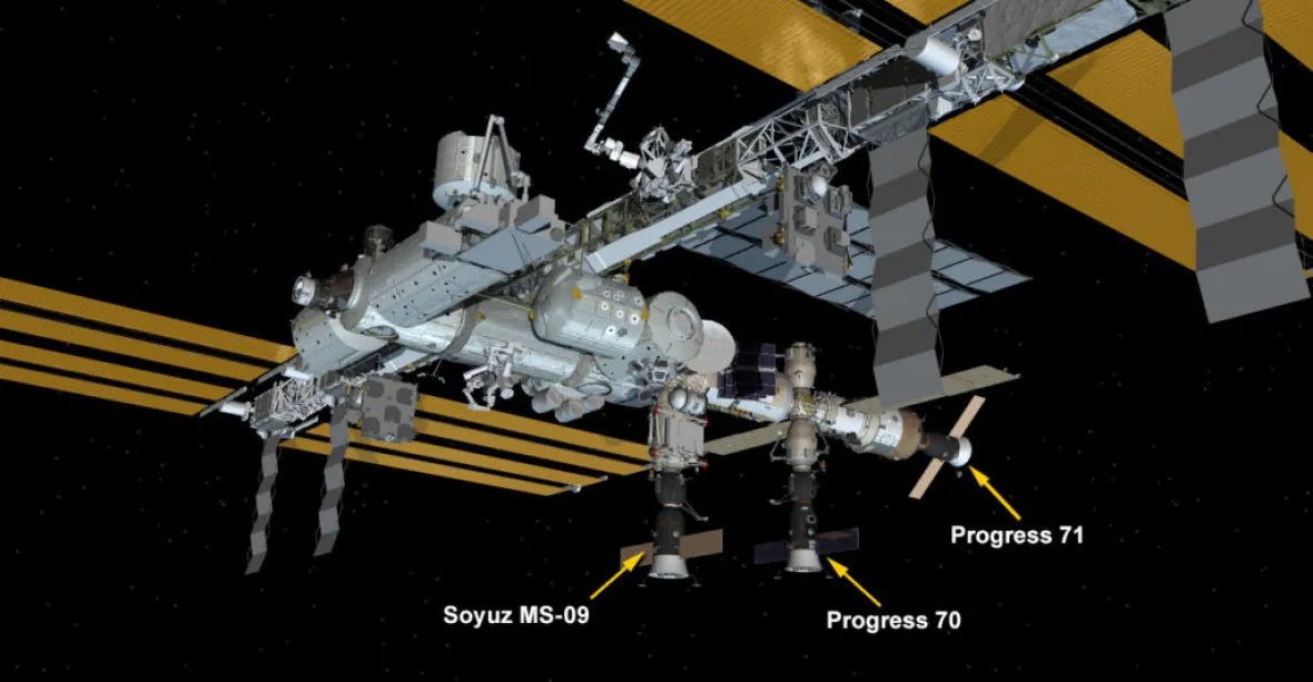 K ISS dorazila ruská vesmírná nákladní loď Progress, v patách jí je Cygnus