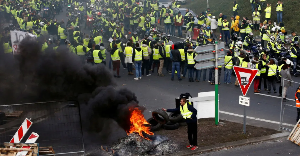 Kvůli „žlutým vestám“ se ve Francii hádají přátelé i rodiny