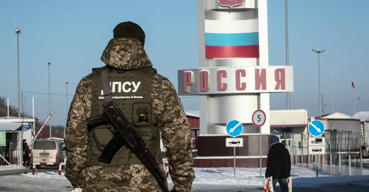 Ukrajina zakázala vstup na své území téměř všem ruským mužům