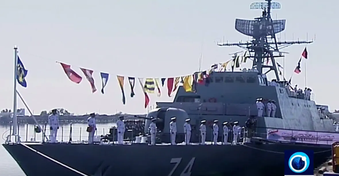 Írán představil nový torpédoborec domácí výroby