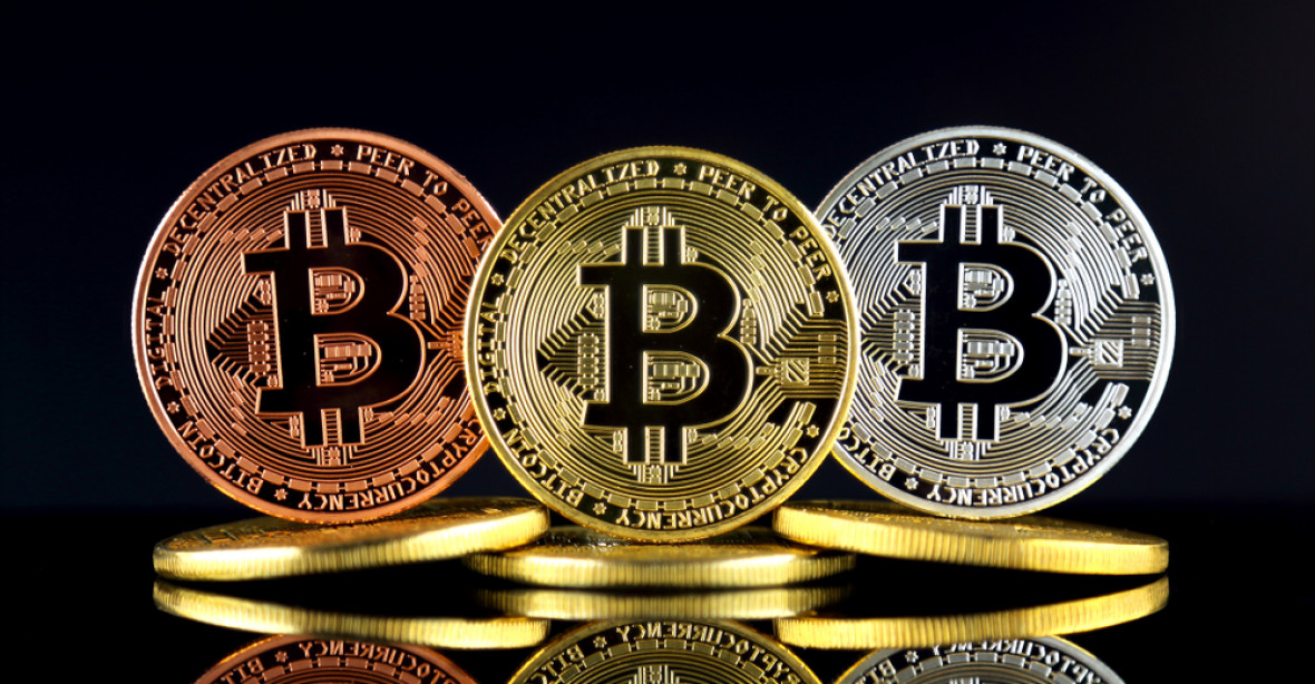 Bitcoin v listopadu klesl o 37 procent, nejvíce od dubna 2011