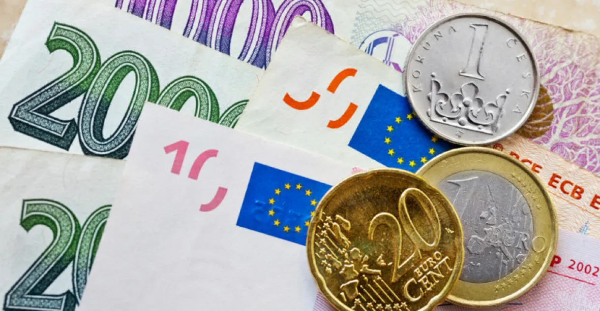 Česko se euru nepřiblíží. Jednotnou měnu nechce ČNB ani vláda