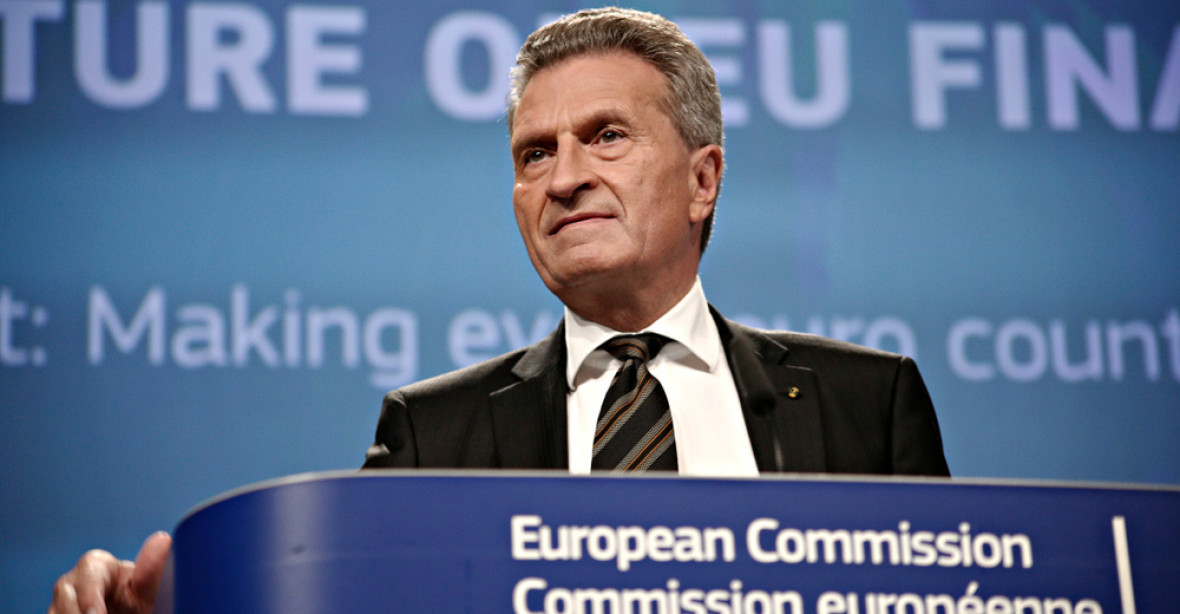 Evropská komise dle Oettingera nehodlá dotovat ČR do vyřešení Babišovy kauzy