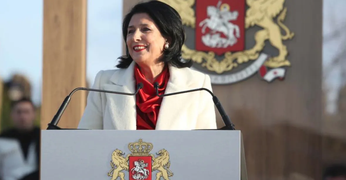 První prezidentka Gruzie se ujala funkce. Chce „nezvratitelnou“ cestu země do Evropy