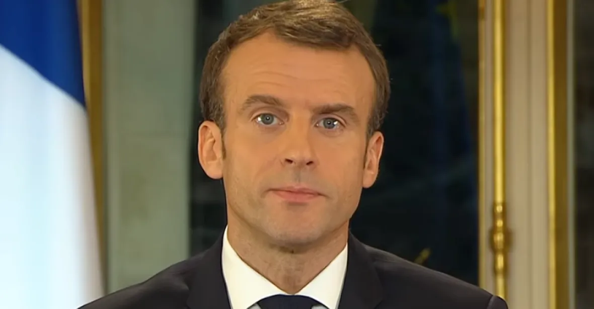 Ústupky žlutým vestám: Francie příští rok poruší rozpočtové pravidlo EU