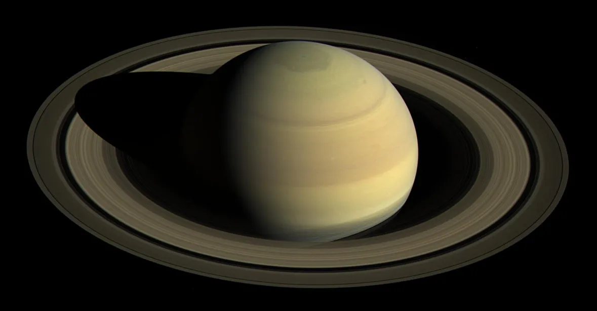 Saturn rychle ztrácí své prstence, potvrdila NASA