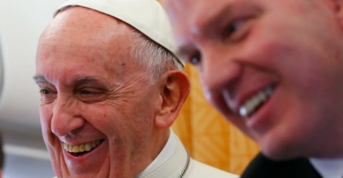 Nečekaný odchod. Mluvčí Vatikánu i jeho zástupkyně rezignovali na funkci
