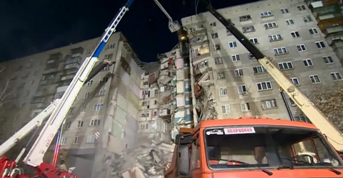 V Magnitogorsku po explozi v domě našli zatím osm mrtvých. 36 dalších se pohřešuje