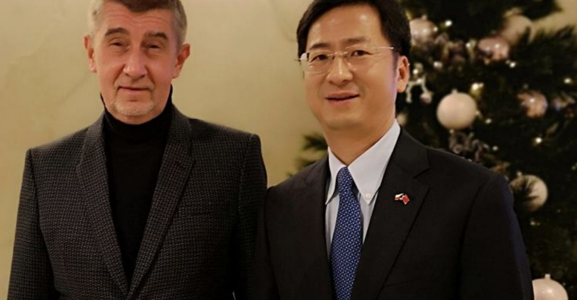 Čínský velvyslanec byl u Kubery a Petříčka. Chybu prý udělaly obě strany