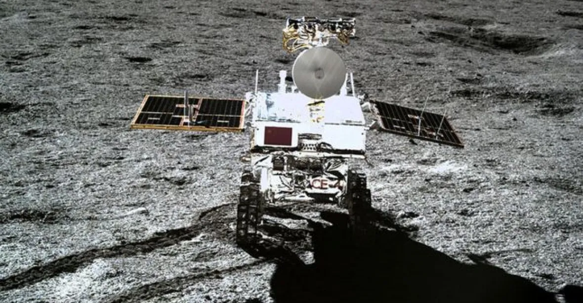Čína odhalila unikátní snímky z odvrácené strany Měsíce
