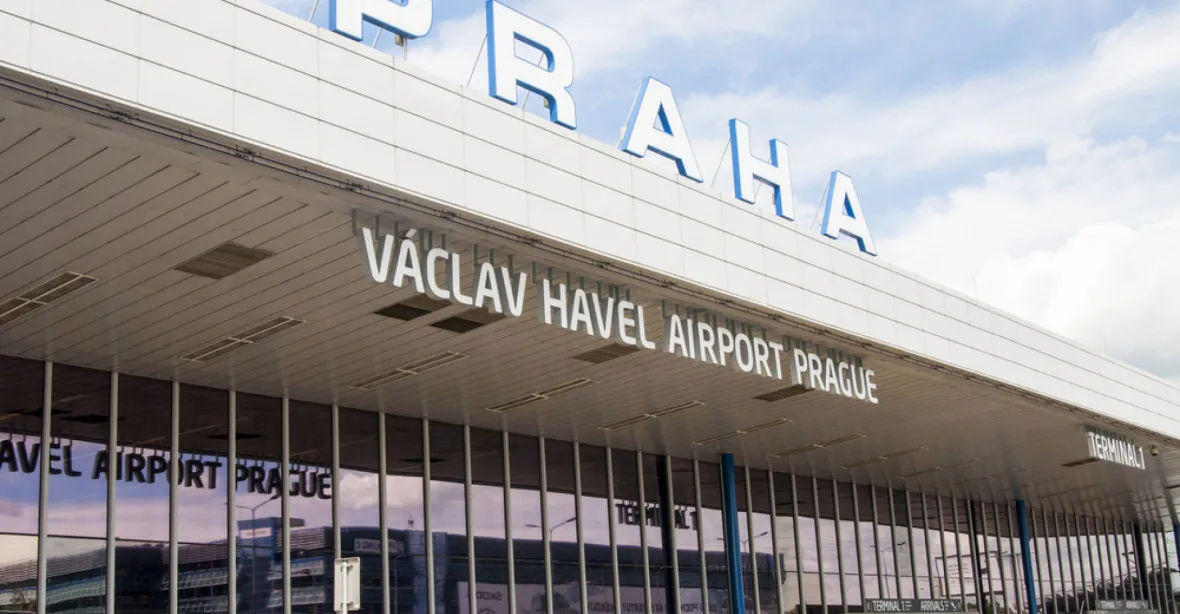 Počet cestujících na pražském letišti stoupl o 9 procent, nejvíc se pořád léta do Londýna