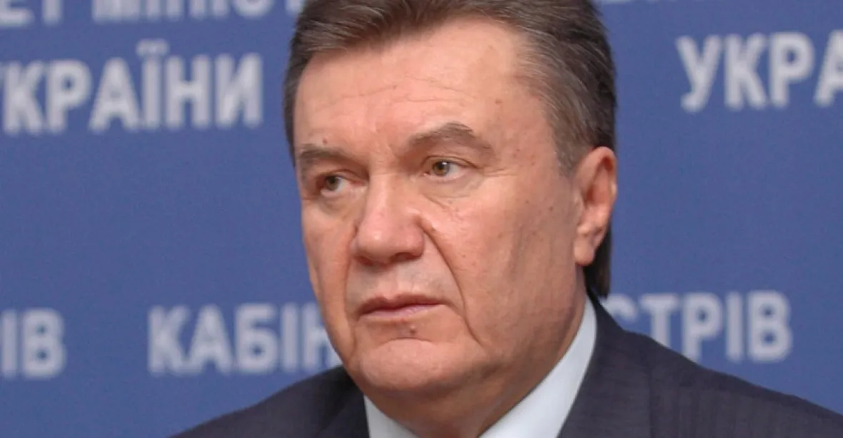 Janukovyč byl v nepřítomnosti obviněn z vlastizrady a vedení agresivní války