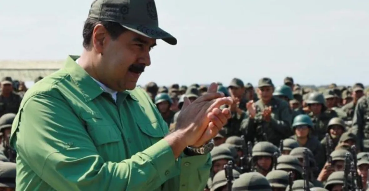 Maduro taktizuje, navrhl posunout volby na letošek. Mohutné protesty jeho odpůrců pokračují