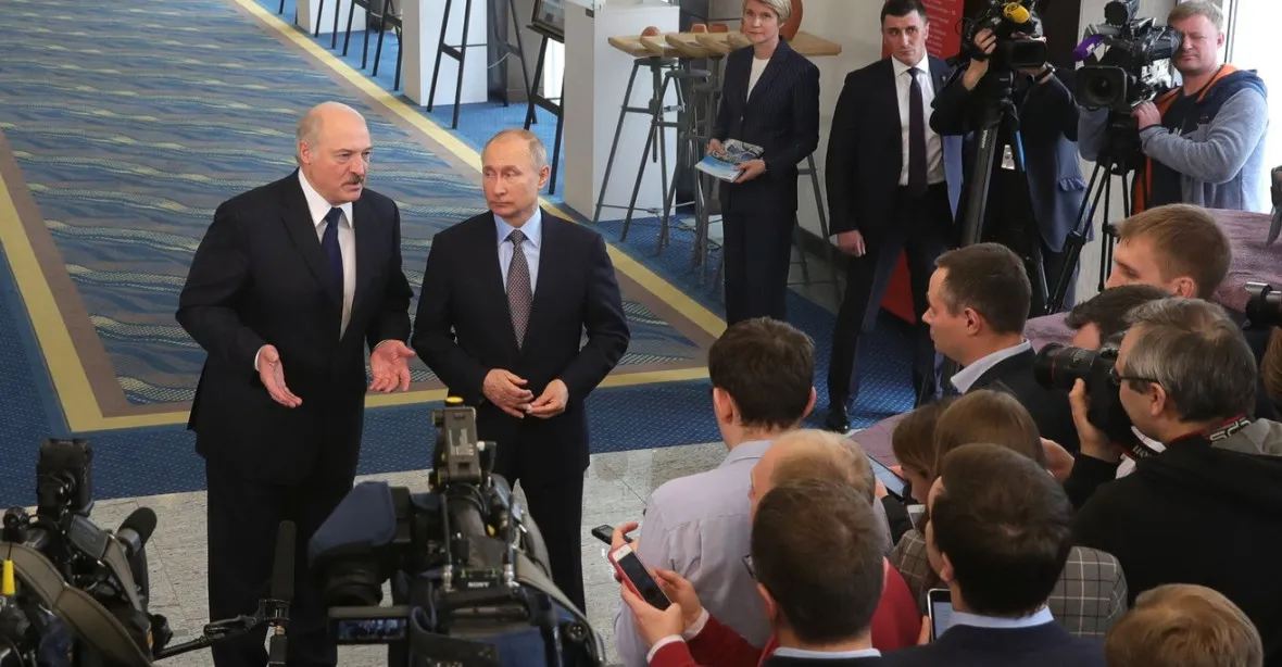 Putin a Lukašenko v Soči probírali budoucnost svých zemí, až budou na penzi. Sjednocení už ale ne