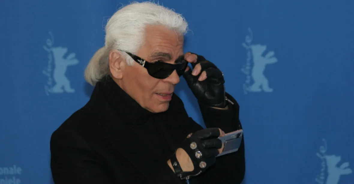Zemřel legendární módní návrhář Karl Lagerfeld