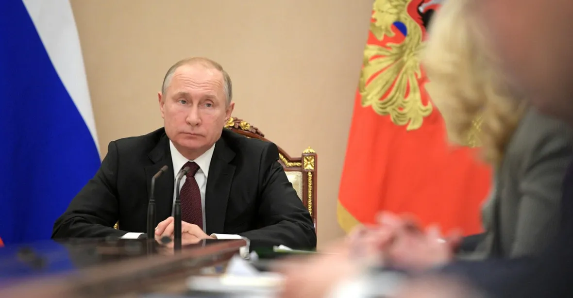 Zrcadlová reakce na Američany. Putin pozastavil platnost dohody s USA o likvidaci raket