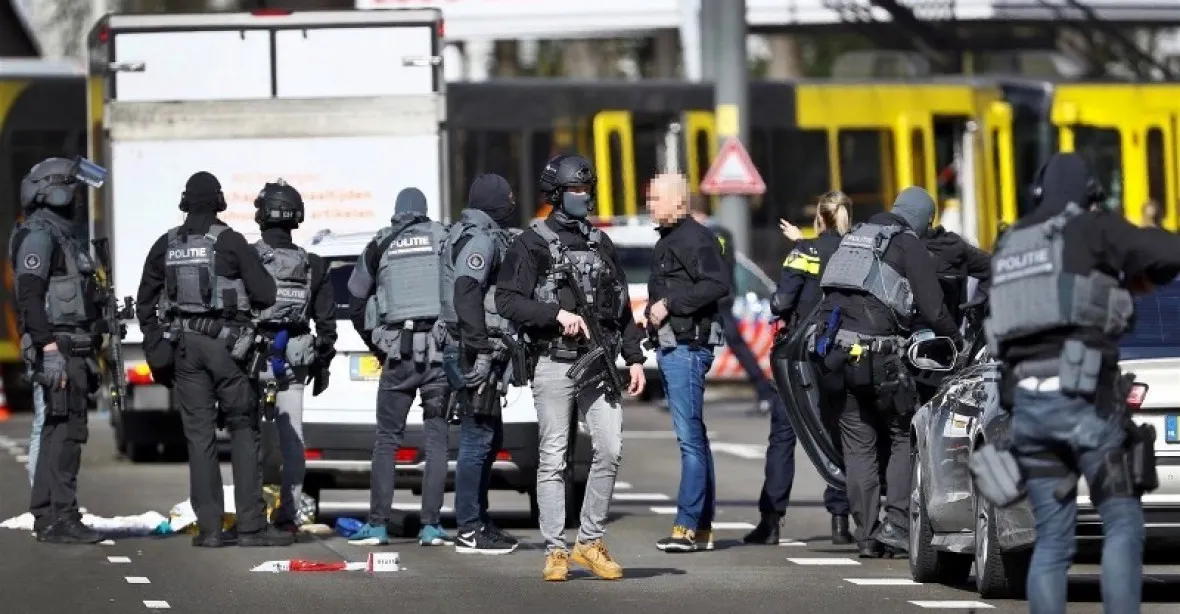 Tři mrtví po střelbě v Utrechtu. Podezřelého Turka po přestřelce zadržela policie