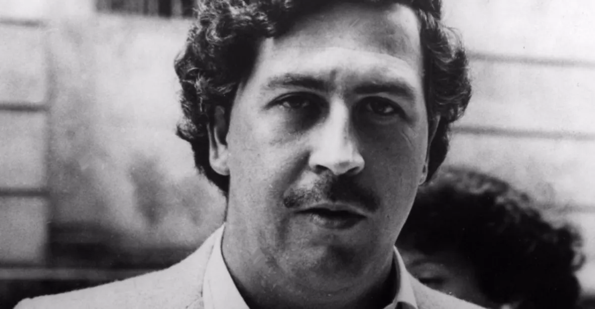 Drogový boss Escobar jako hrdina a blahodárce. „Uchránil mládež před drogami,“ tvrdí brazilský ministr