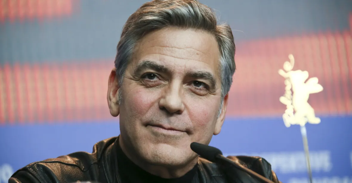 Bičování a kamenování gayů. Clooney burcuje k bojkotu hotelů brunejského sultána