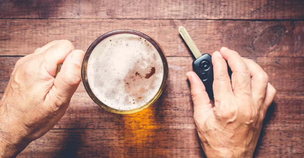 ODS chce povolit pivo před jízdou. Ministr zdravotnictví je proti