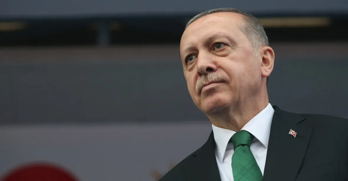 Erdoganova strana bude požadovat přepočítání všech hlasů z voleb v Istanbulu
