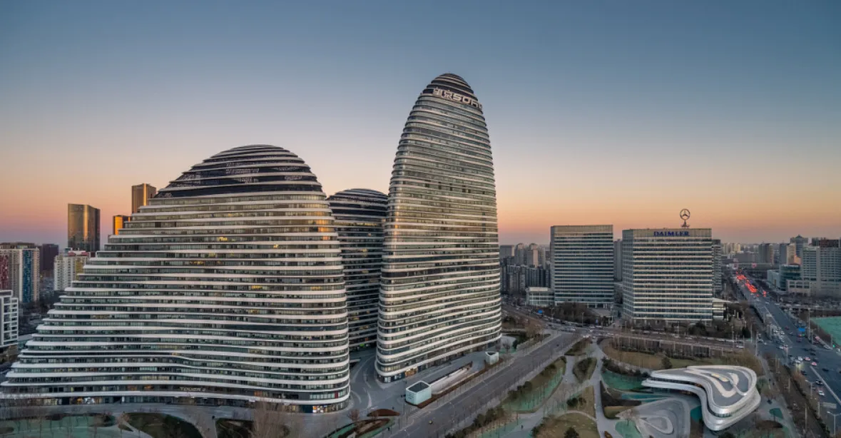 Blog v Číně tvrdil, že budova není dost feng-šuej. Provozovatel musí zaplatit tučnou pokutu