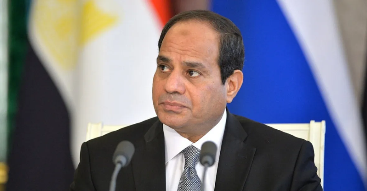 Egypt mění ústavu. Prezident Sísí může být u moci do roku 2030