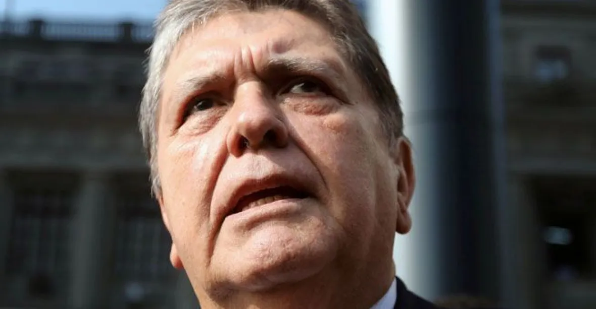 Peruánský exprezident spáchal sebevraždu při svém zatýkání. Čelil obvinění z korupce
