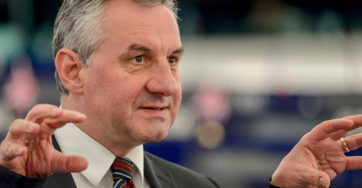 Nový šéf Evropské komise nemusí vzejít z vedoucích kandidátů, říká europoslanec Zahradil