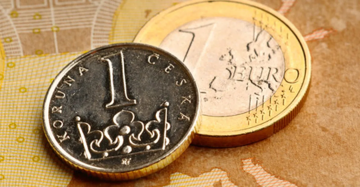 Česko loni splnilo podmínky pro přijetí eura, má to platit i v dalších letech