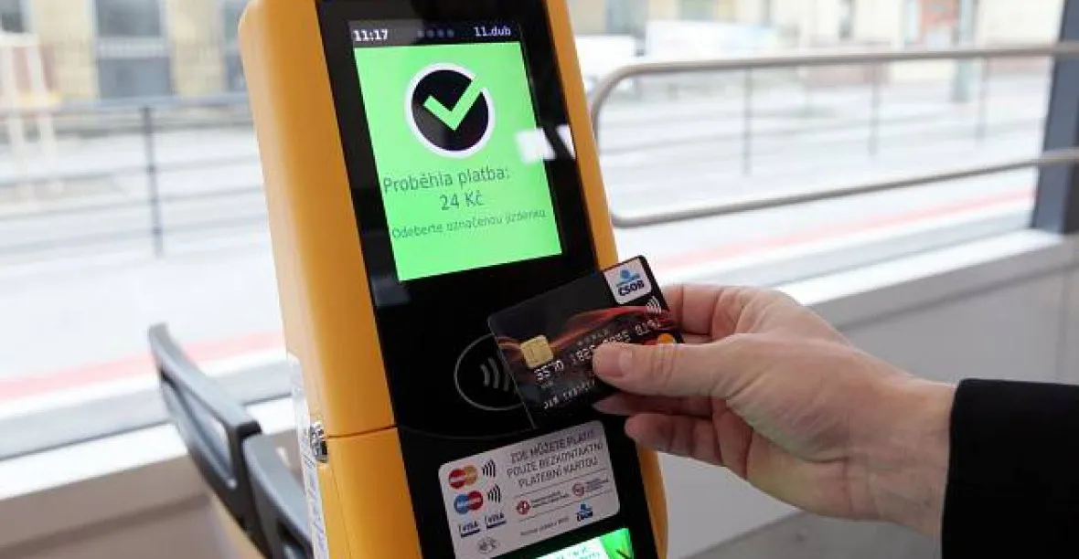 Pražané mohou nově platit bezkontaktně ve všech tramvajích
