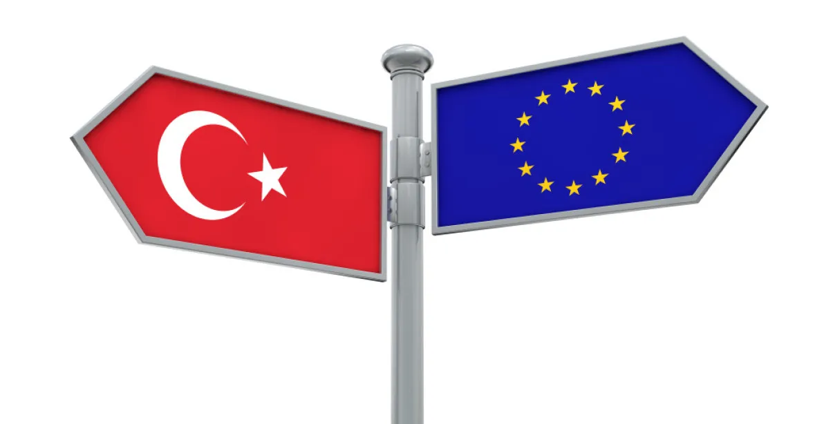 Evropu formuje křesťanství, Turecko má zůstat vně EU, říká kandidát EPP na šéfa Komise EU