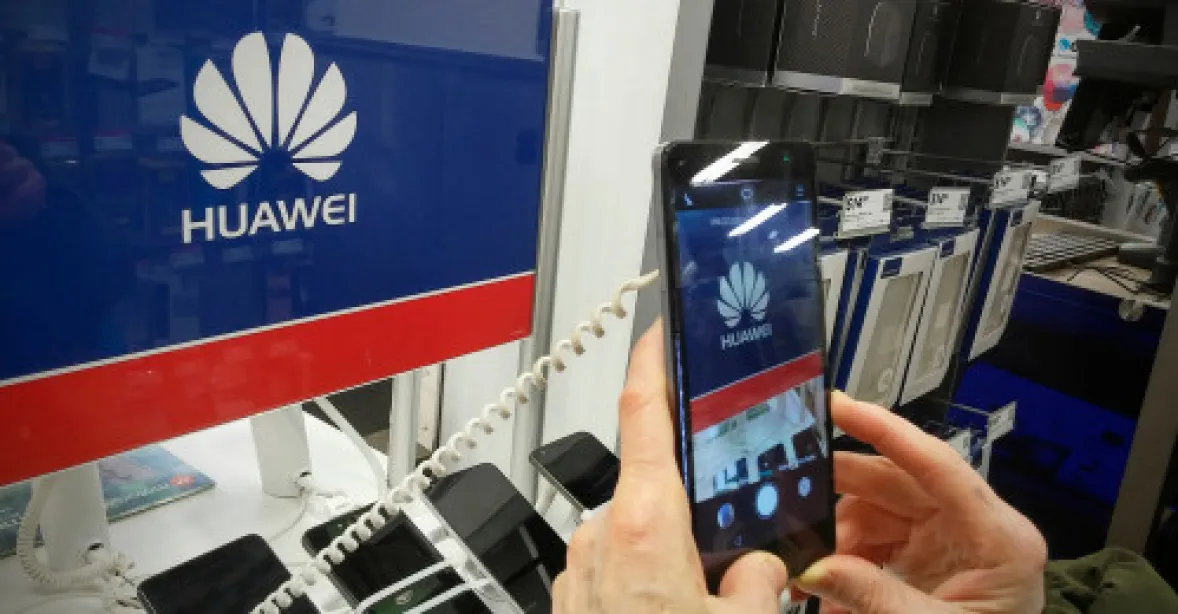 Vodafone našel bezpečnostní mezery pro špionáž u přístrojů Huawei.