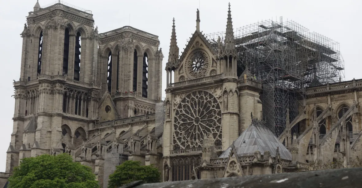 Většina Francouzů si nepřeje změnu podoby Notre-Dame
