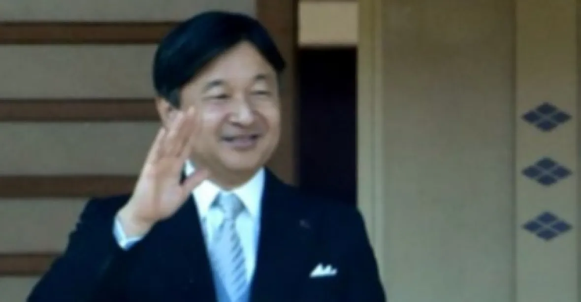 Novým japonským císařem se po abdikaci svého otce stal Naruhito