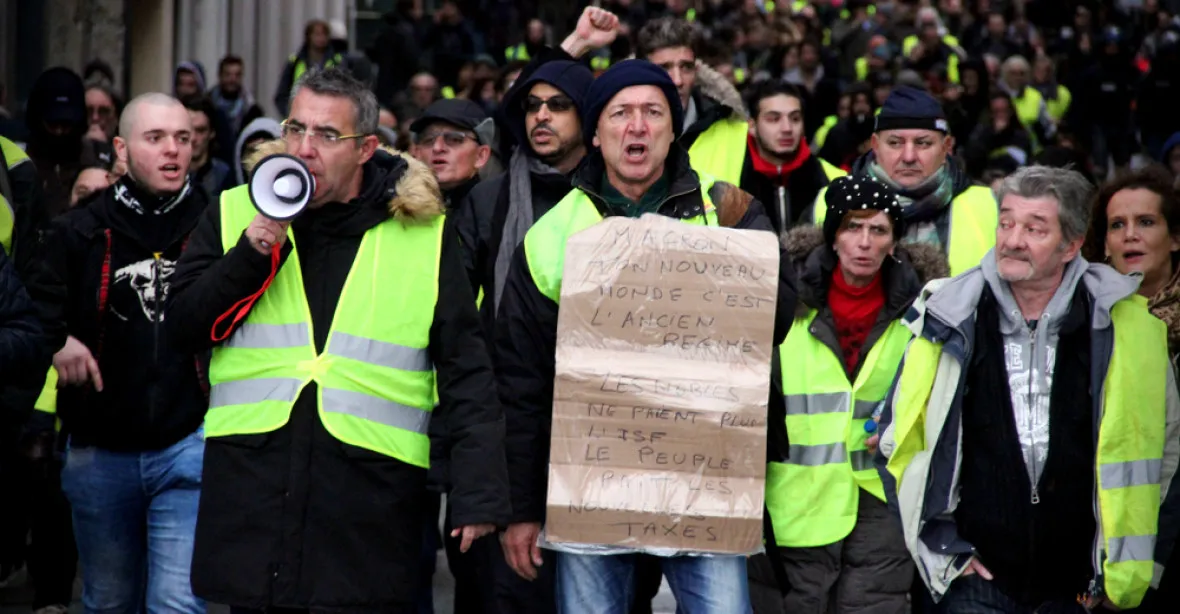 „Žluté vesty“ blokují silnice od Montpellier po Toulouse