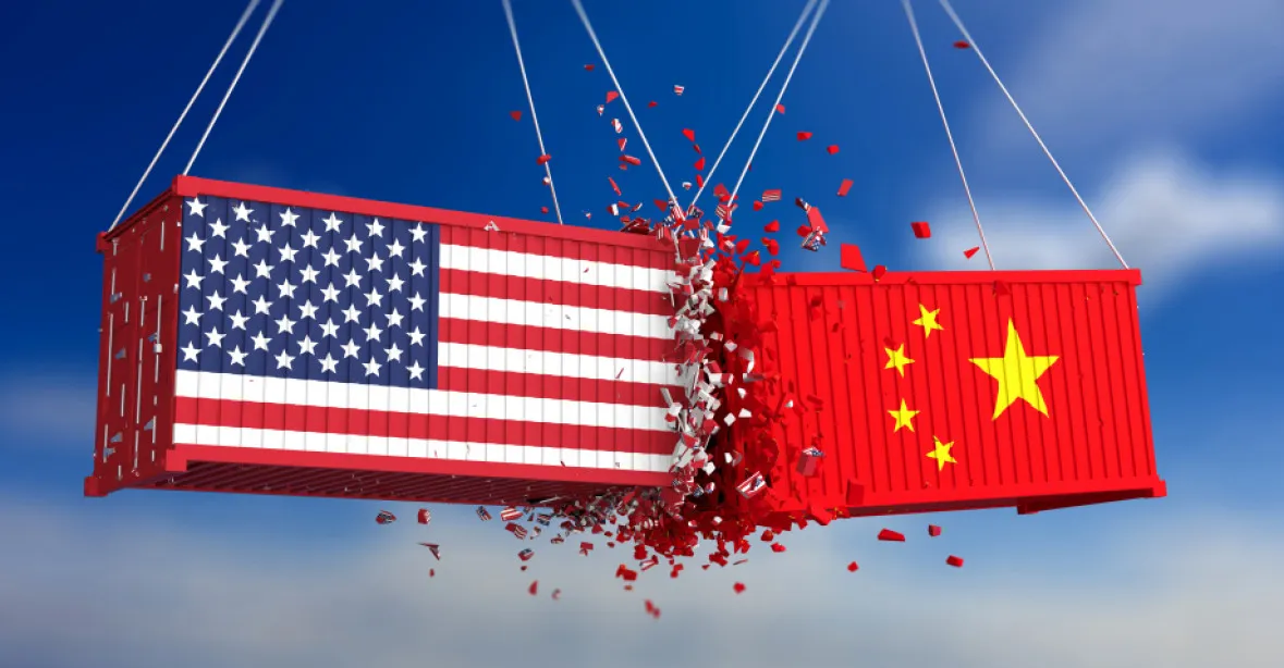 Trump oznámil monstrózní zvýšení cel na čínské zboží. Tamní trhy výrazně oslabily