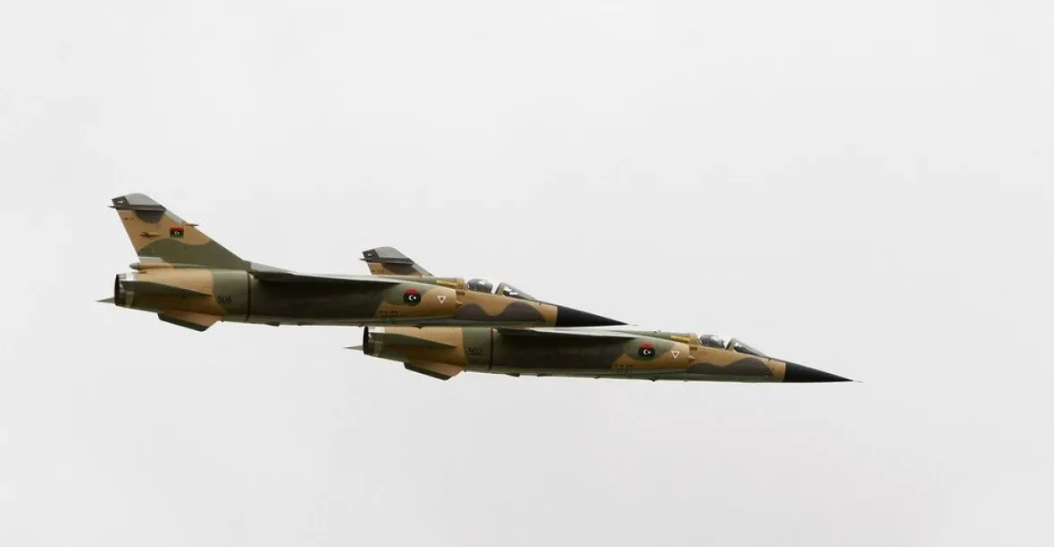 Boje o Tripolis. Haftarovy jednotky sestřelily vládní letoun, možná s portugalským pilotem