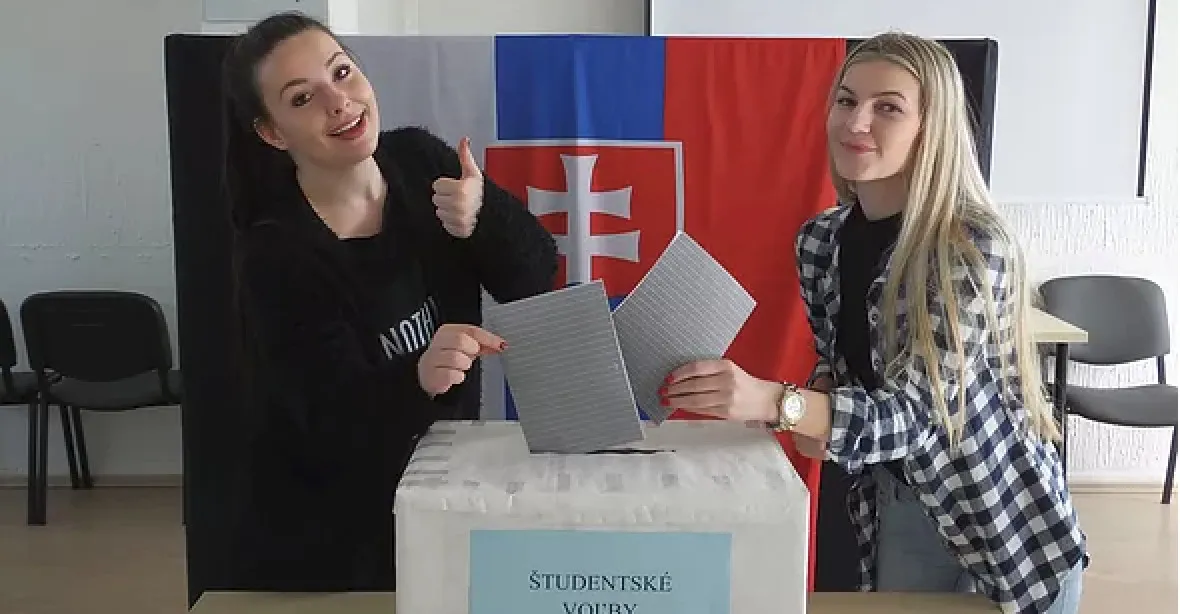 Kotleba jednoznačným vítězem slovenských eurovoleb. Alespoň ve cvičném hlasování studentů