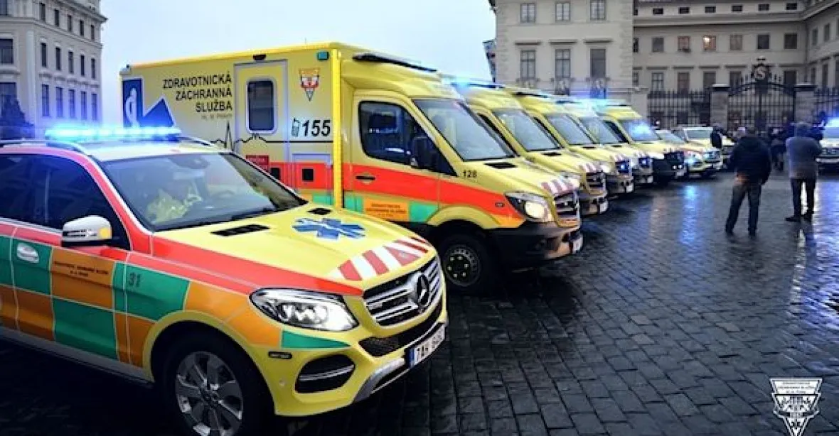 Pražská záchranná služba reklamuje nové sanity kvůli poruchám. Stály 122 milionů korun