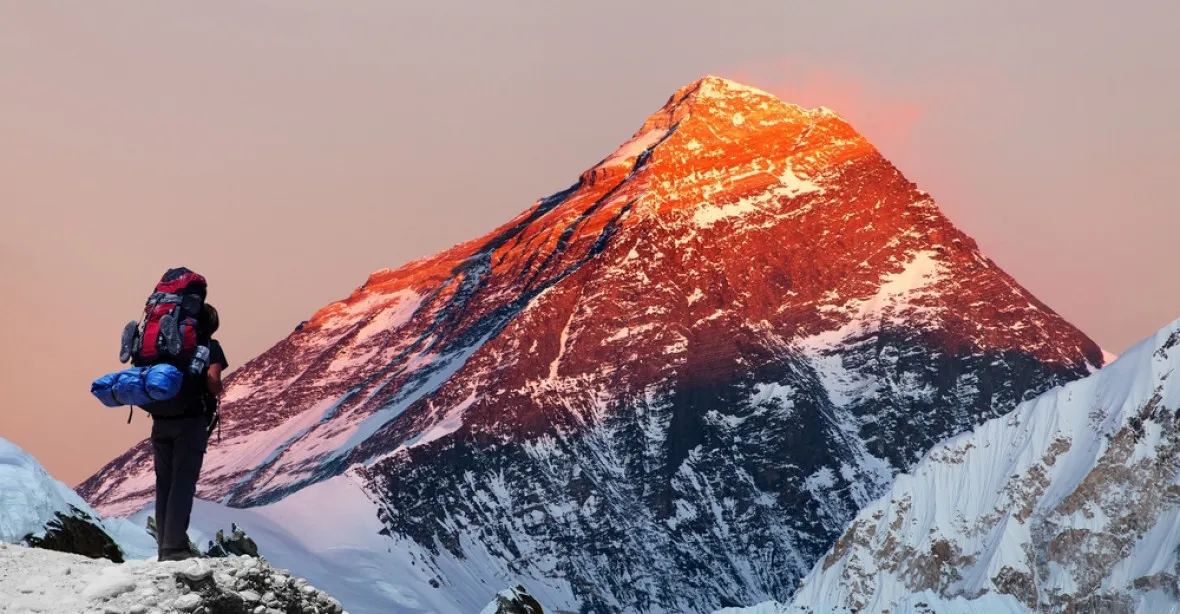 Nepálský horal překonal vlastní rekord, Mount Everest pokořil už čtyřiadvacetkrát