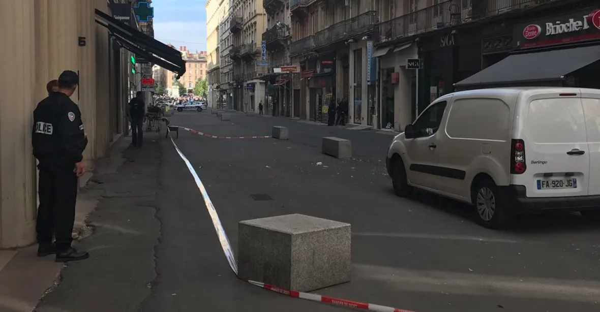 V centru Lyonu vybuchla bomba, na místě je několik zraněných