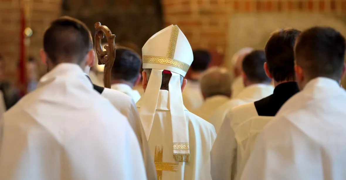 Důvod k velkému pohoršení a odsouzení. Polští biskupové se kají za sexuální skandály