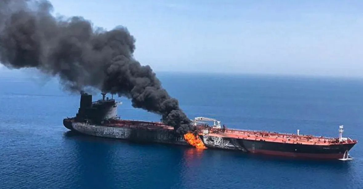 Za útoky na tankery stojí Írán, řekl americký ministr zahraničí Pompeo