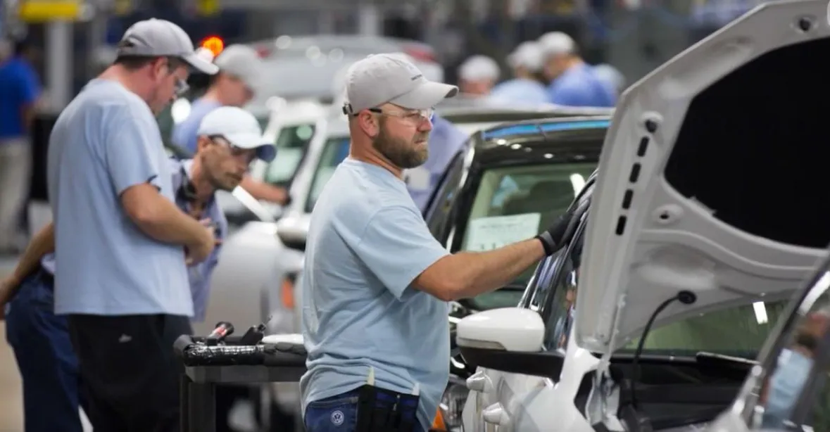 Prý brutální kampaň strachu ze strany firmy. Zaměstnanci americké továrny VW odmítli odbory