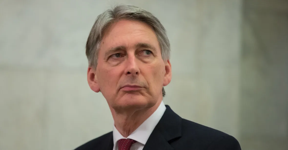 Britský ministr financí Hammond odstoupí kvůli Borisi Johnsonovi a brexitu bez dohody