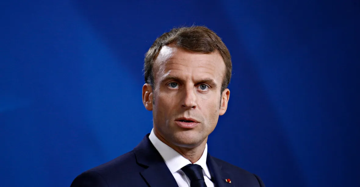 Čtrnáct zemí se na přerozdělování migrantů „v zásadě dohodlo“, tvrdí Macron