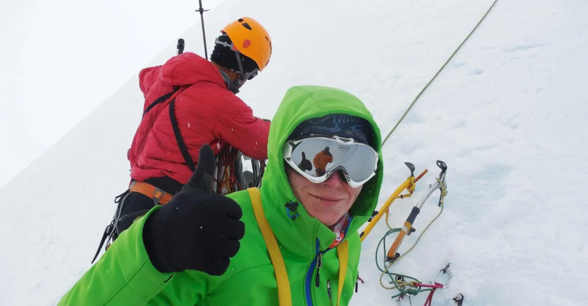 Fantastický úspěch. Horolezkyně Klára Kolouchová jako první Češka zdolala horu K2